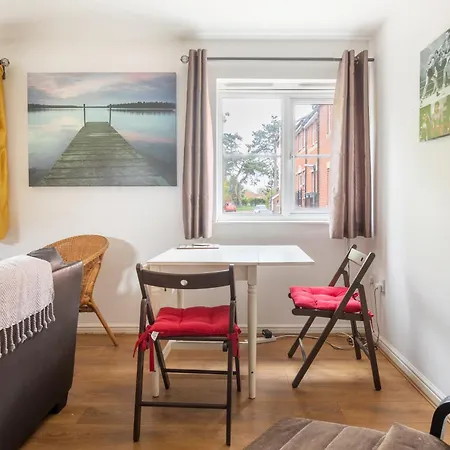 Charming Cosy Coach House In Fishponds *