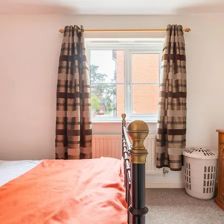Charming Cosy Coach House In Fishponds Bristol