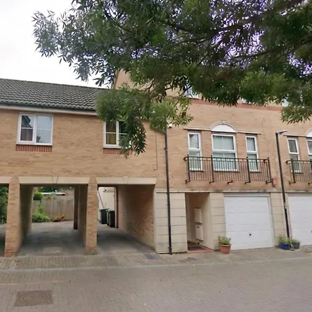Charming Cosy Coach House In Fishponds