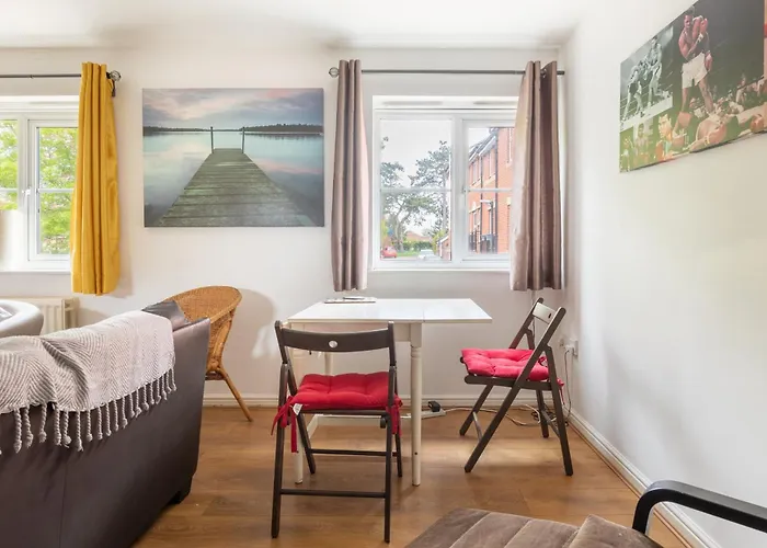 Charming Cosy Coach House In Fishponds Bristol