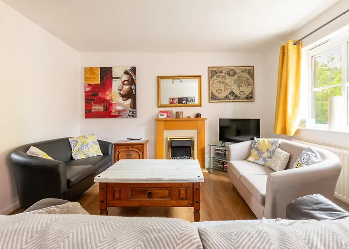 Charming Cosy Coach House In Fishponds ブリストル